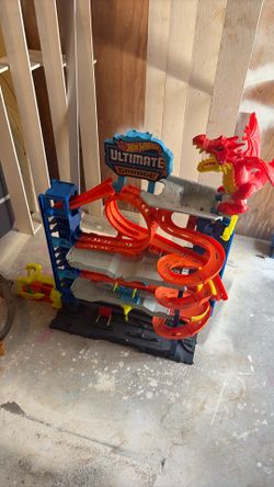 Hot wheel ultimate garage