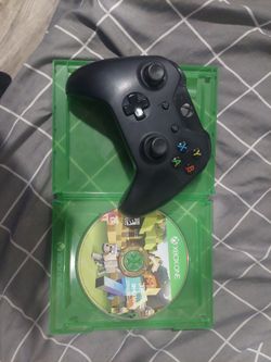 XBox One Black Controller and Minecraft