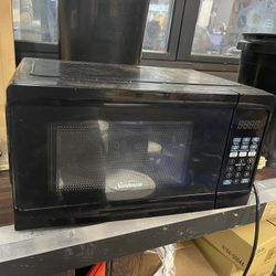 Sunbeam Microwave Small 700w 