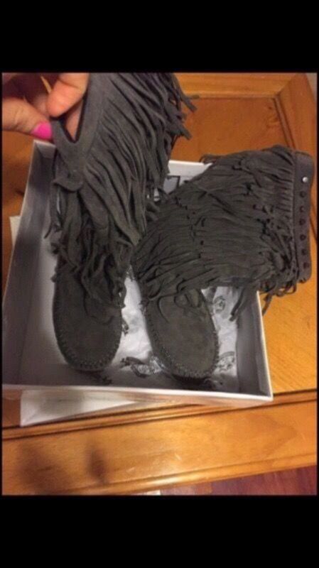Grey fringe boots