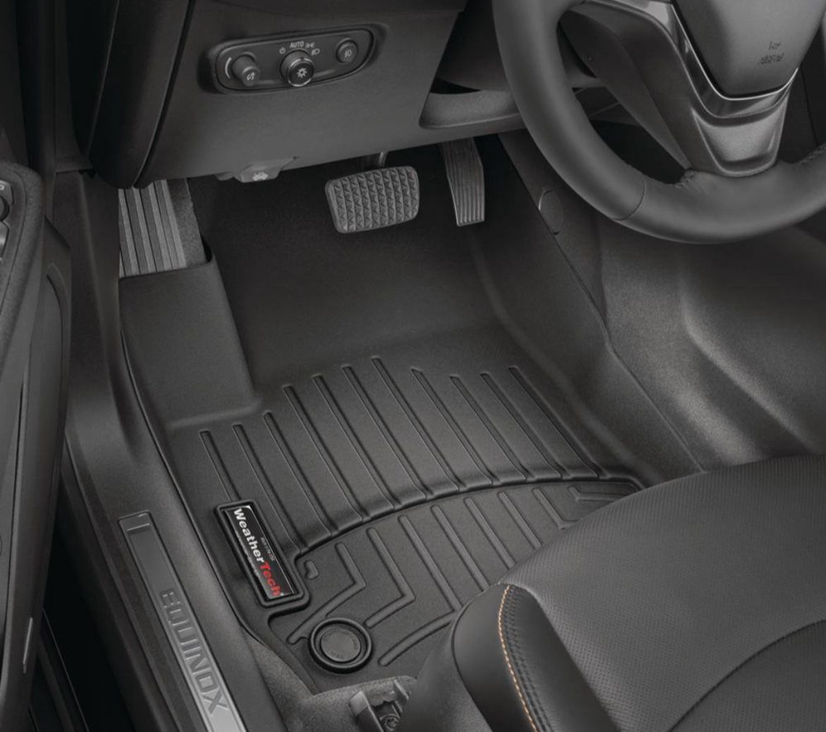 Black Front FloorLiner Vinyl Floors/Ford/F-250/F-350/F-450/F-550/2017 + Vinyl Floor Only, Regular Cab, No Floor Shifter