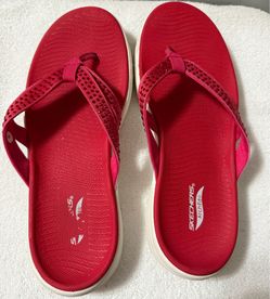 Skechers Women’s Red Rhinestone Arch Fit Sandals