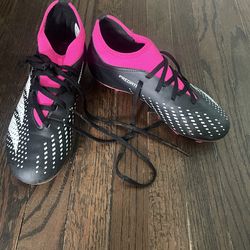 Kids soccer shoes