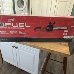 Milwaukee Fuel Chainsaw