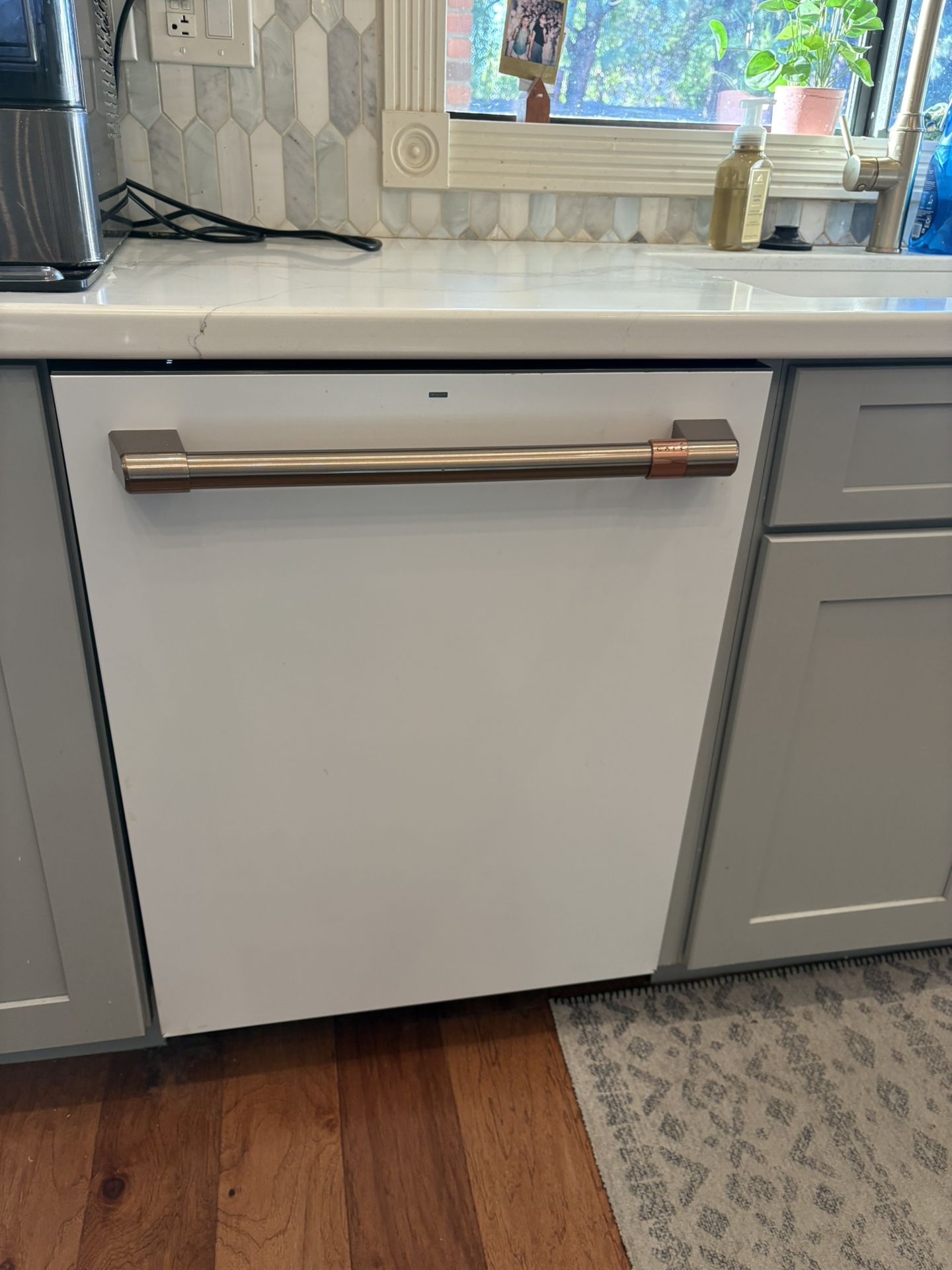 Cafe White Dishwasher