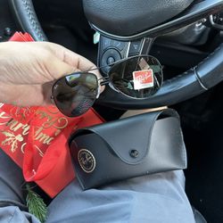 Brand New Rayban’s Sunglasses 