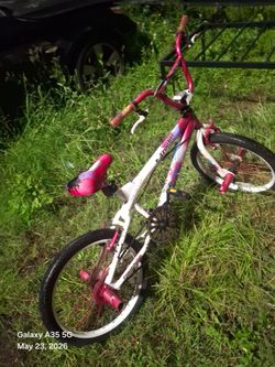 https://offerup.com/redirect/?o=S2lkcy5iaWtl.for sale