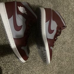 Jordan 1 Mid Cherrywood Red 