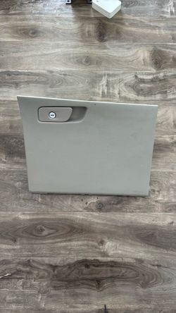 2017 - 2026 Chrysler Pacifica voyager glove box glove campartment