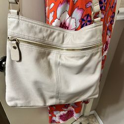 Margot Leather Medium Crossbody