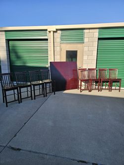 Table With 8 Chairs $150