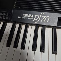 Pf70 Yamaha Piano