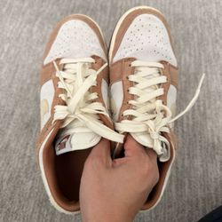 Nike Dunk Low Premium Medium Curry Size 7.5M / 9W