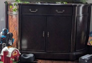 Dining room set and buffet