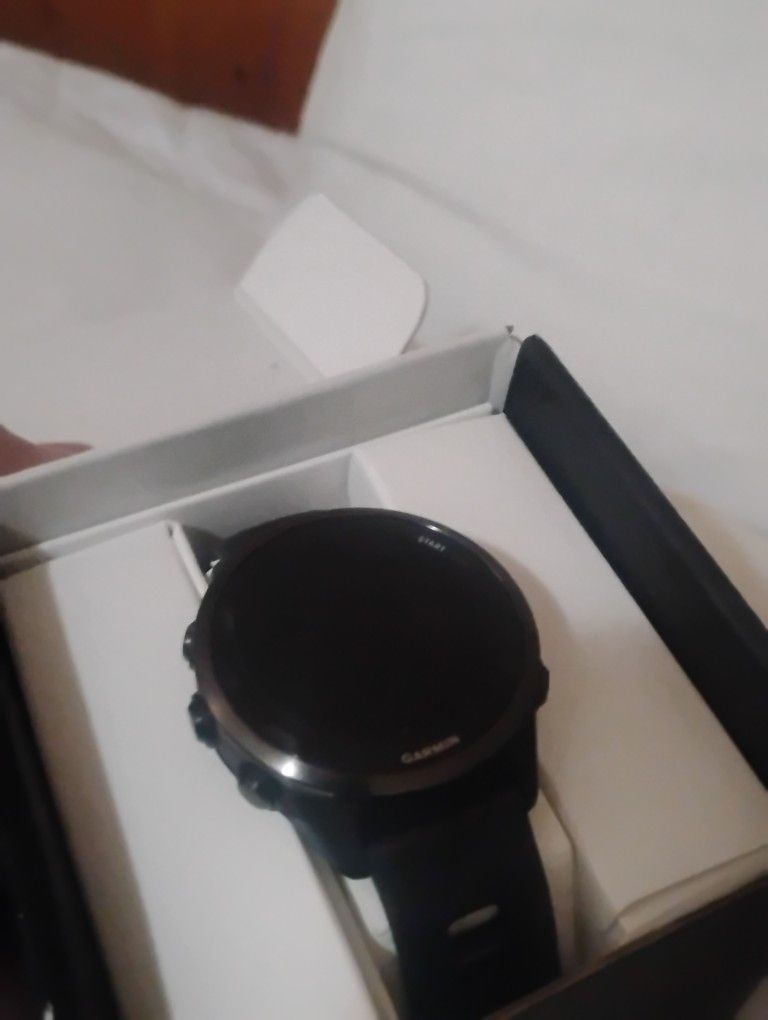 Garmin Forerunner 570 42mm Smartwatch