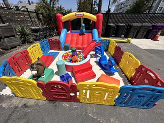 Soft Play - Ball Pit