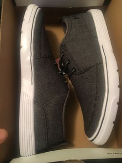 Under armour shoes new size 6