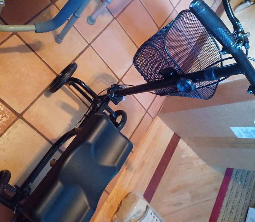 Mobility Assist Knee Scooter With Wire Basket