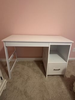 White Teen Desk Already Assembled with drawers