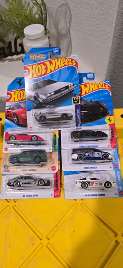HOT WHEELS/MATCHBOX