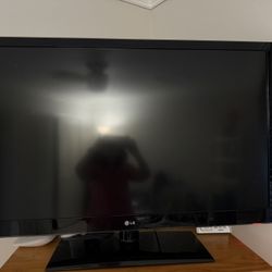 LG 45 Inch Television With Remote Control 