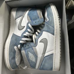 Jordan 1 Hyper Royal Size 12