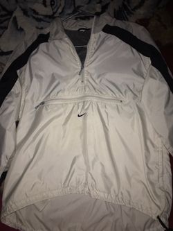 Nike windbreaker size M