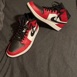 Jordan 1 Mids Size 9.5
