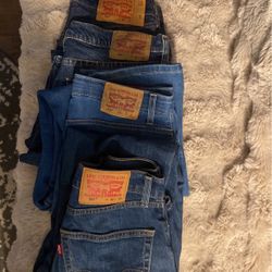 Levi 30, 32 2 pair 32, 32 2 pairs $30.00 All