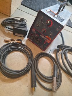 Lincoln Welder Tig Stick inverter, Red d arc case, with tig torch and foot pedal