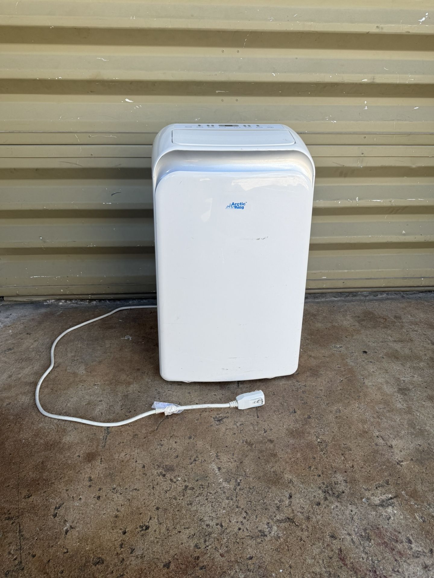 ARCTIC KING MOBILE TYPE AIR CONDITIONER [CASH ONLY]