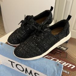 TOMS Womens Flats Black With Laces Size 6.5