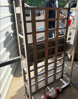 Cargo carrier