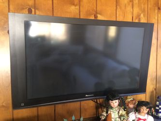 50 inch Panasonic big screen TV/ mount included