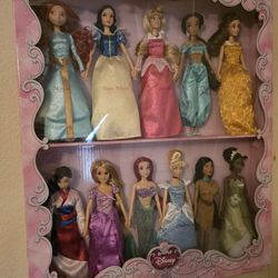 Disney PrincesS KIDSKRAFT  Castle New And 11 Dolls In Box!