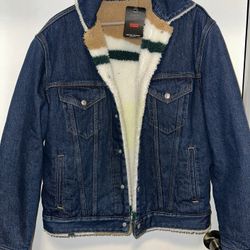 New With Tags Levi’s Reversible Sherpa Jacket S 