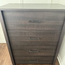 4-Drawer Dresser