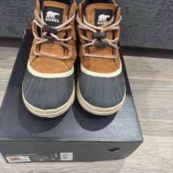 Boys Youth Sorel size 5  Youth Out N About IV Classic WP Boots