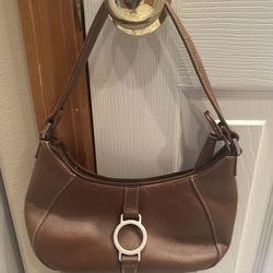 🤎 🆕 Mossimo Leather Purse Handbag  This leather purse has never been used and is on the smaller size. Measures 11”L x 7”Hx3”W PU near Kennewick Walm