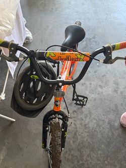 Bicycle/w Helmet