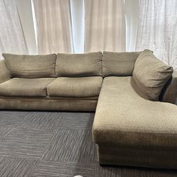 Family size sectional sofa 🛋️  FREE DELIVERY