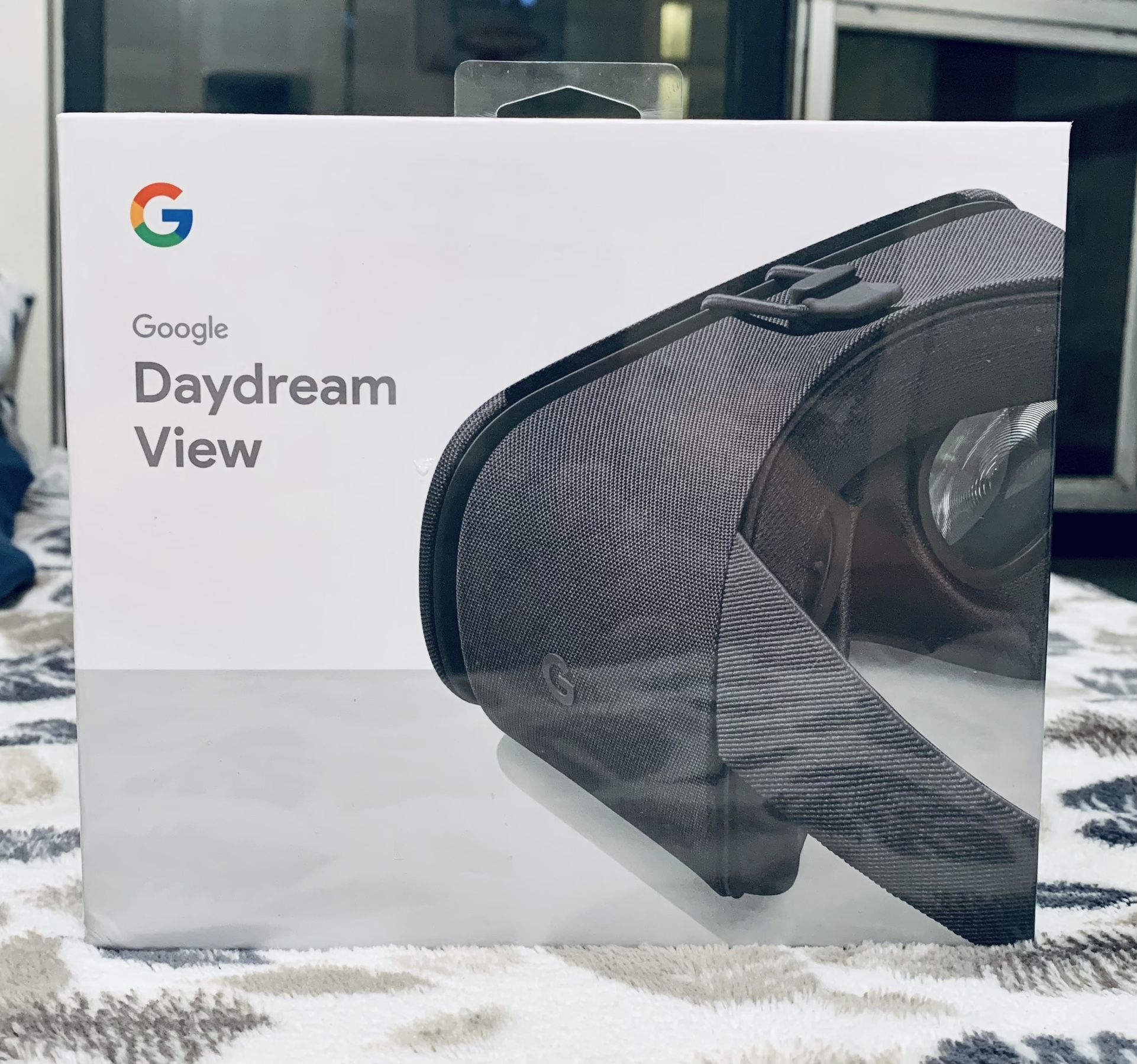 Google Daydream View - VR Headset