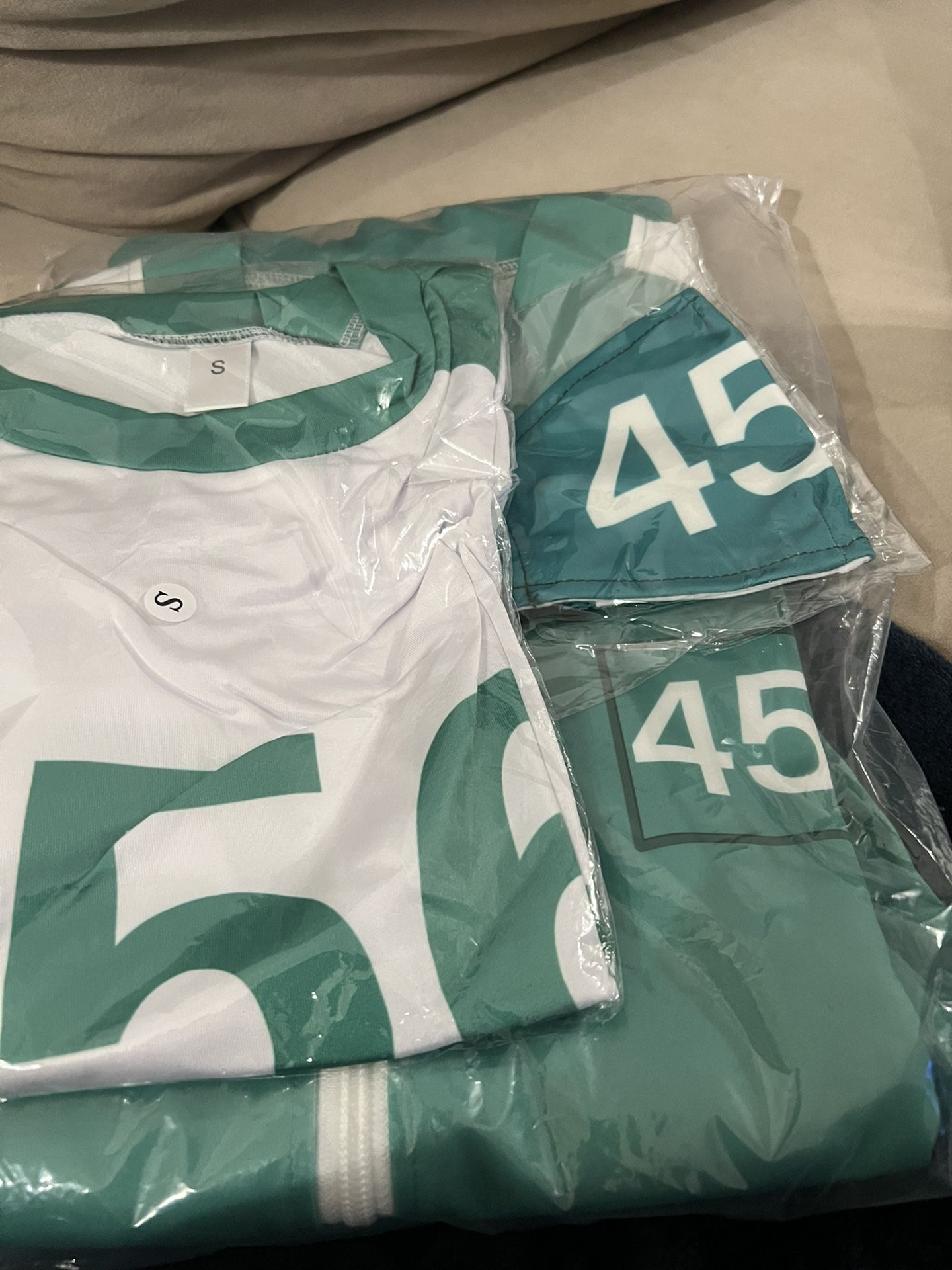 SQUID GAME cOSTUME So small