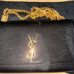 YSL HANDBAG  KATE MEDIUM IN GRAIN DE POUDRE EMBOSSED LEATHER