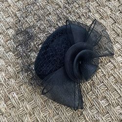 FASCINATOR HAT WITH VEIL - PILLBOX HAT - 