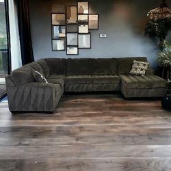 Gray Ashley Furniture 3-Piece Sectional Sofa Couch **ALL NYC DELIVERY**