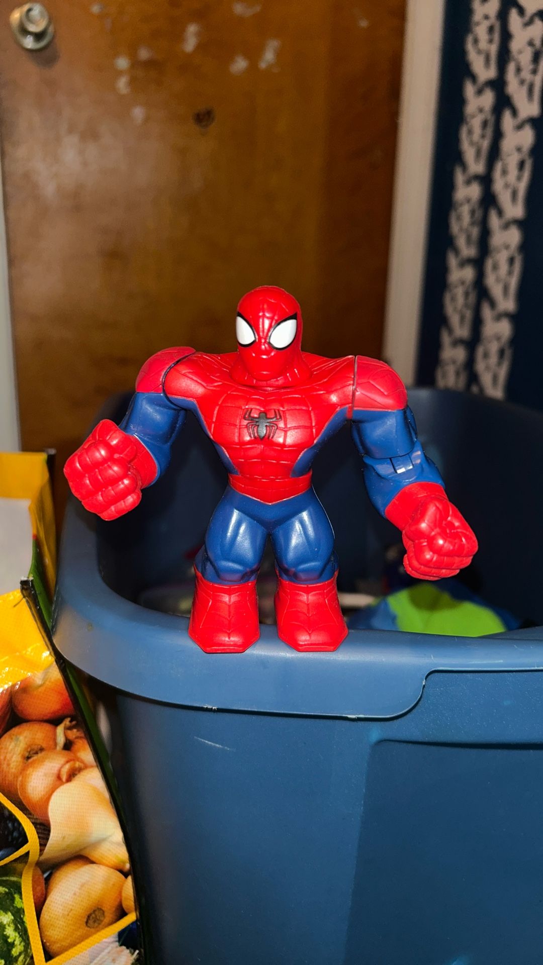 2013 punching strong Spider-Man Hasbro gaming toy