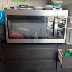 Whirlpool 30 In Over The Range Microwave. Barely Used