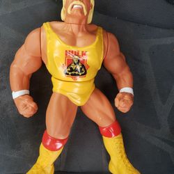 Talking hulk cheap hogan toy