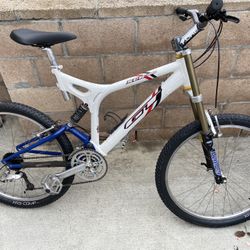 MOUNTAIN BIKE